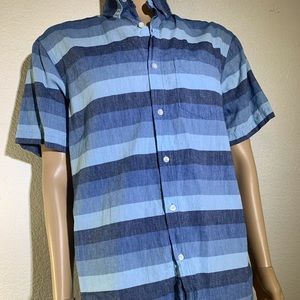Casual Button down with multiple blue shades.